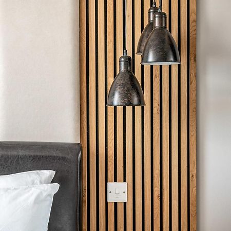 Canary Wharf Retreat With Free Secure Parking London Exterior photo