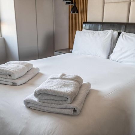 Canary Wharf Retreat With Free Secure Parking London Exterior photo