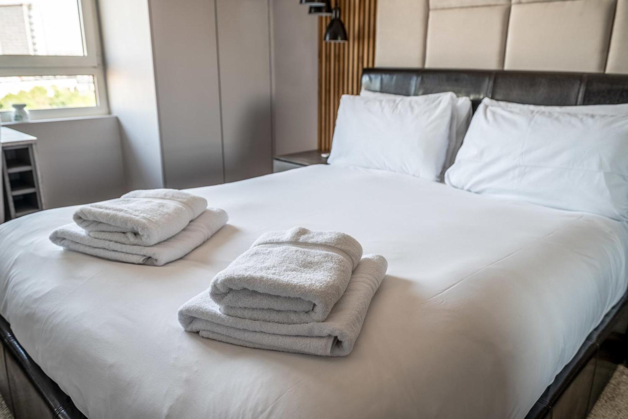 Canary Wharf Retreat With Free Secure Parking London Exterior photo