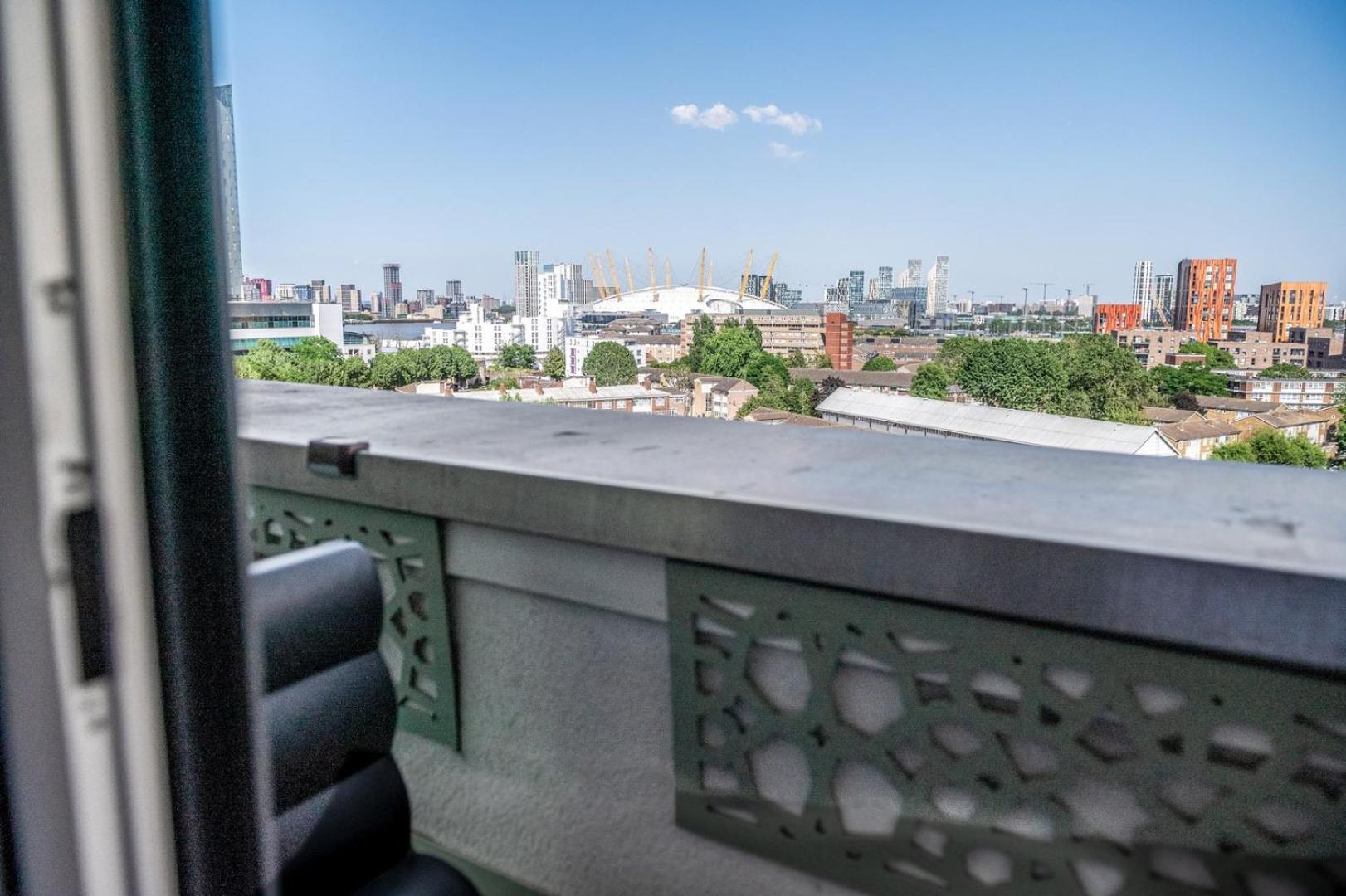 Canary Wharf Retreat With Free Secure Parking London Exterior photo