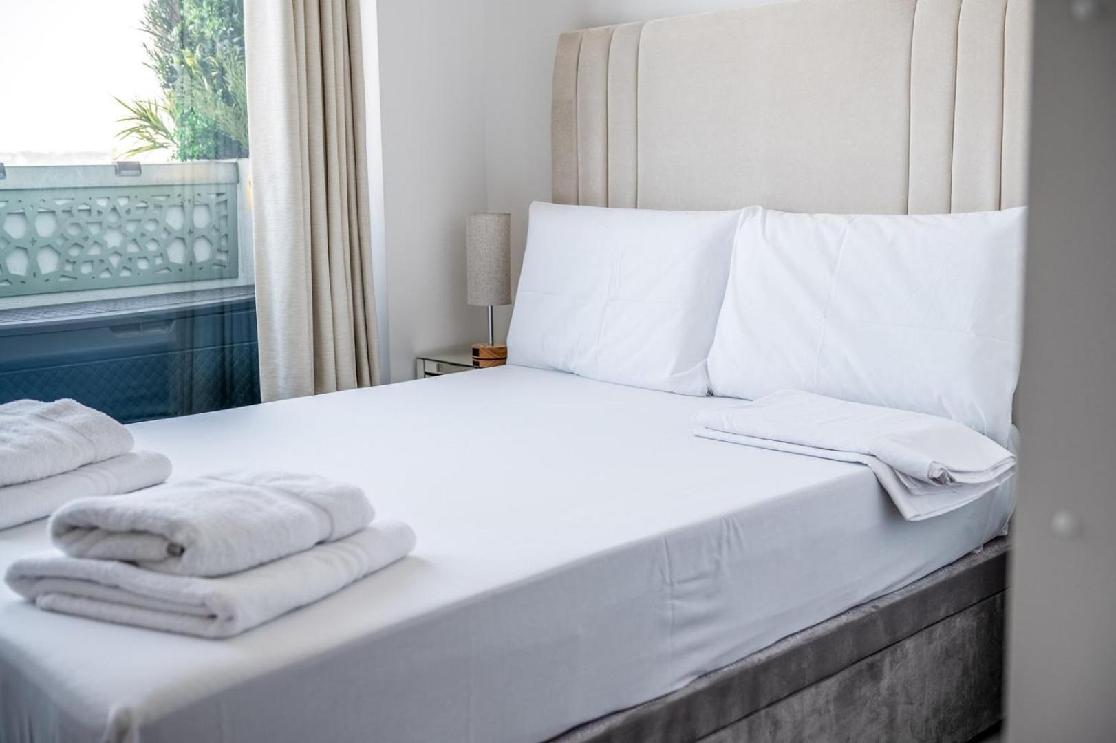 Canary Wharf Retreat With Free Secure Parking London Exterior photo