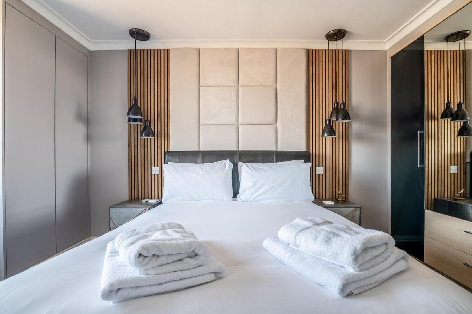 Canary Wharf Retreat With Free Secure Parking London Exterior photo