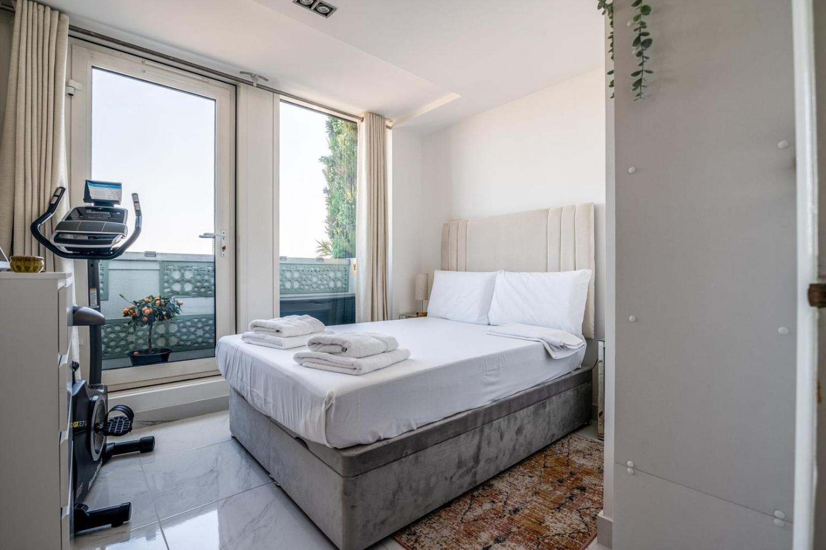 Canary Wharf Retreat With Free Secure Parking London Exterior photo