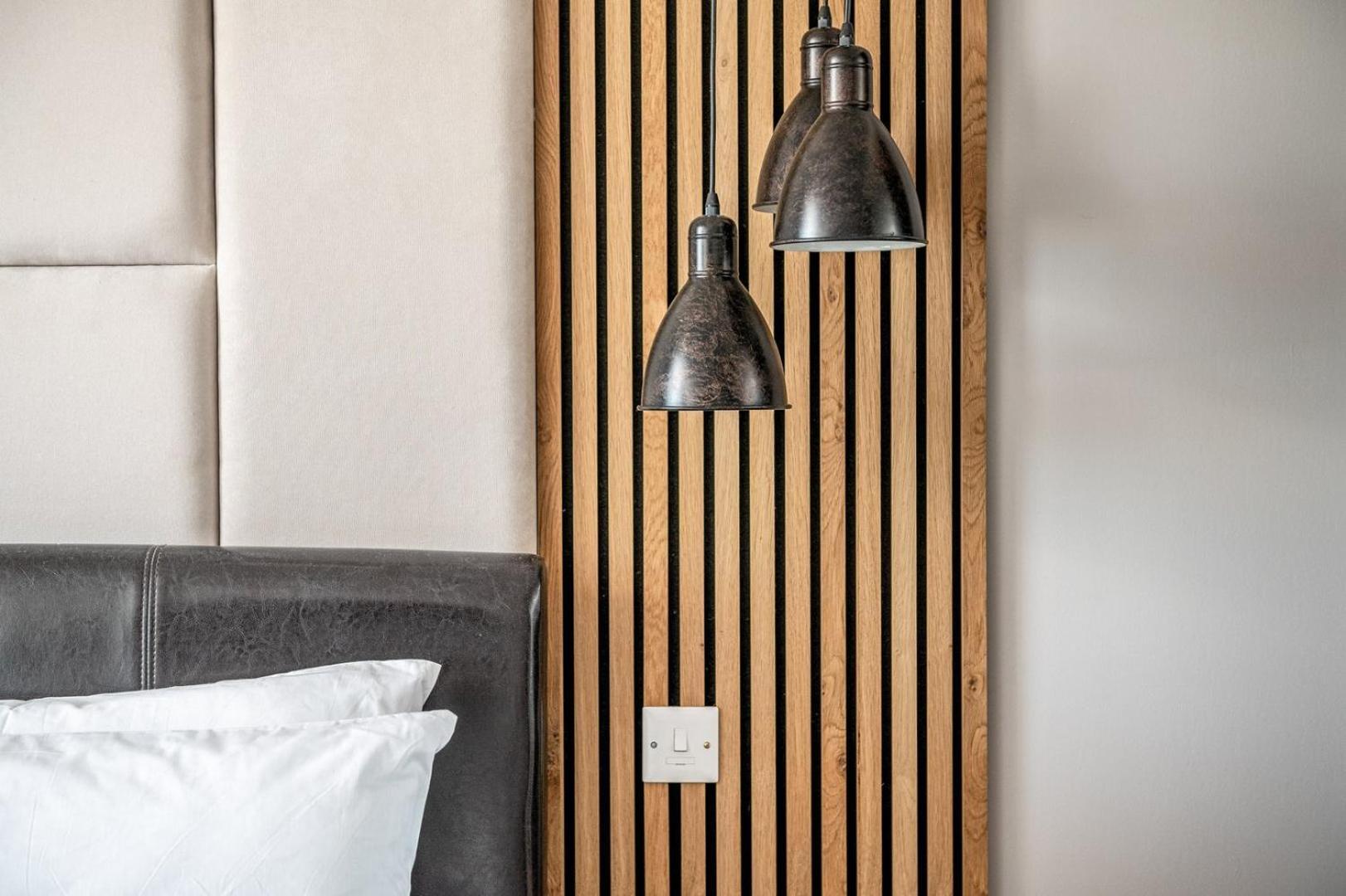 Canary Wharf Retreat With Free Secure Parking London Exterior photo