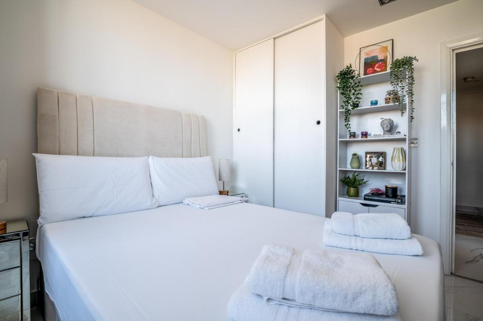 Canary Wharf Retreat With Free Secure Parking London Exterior photo